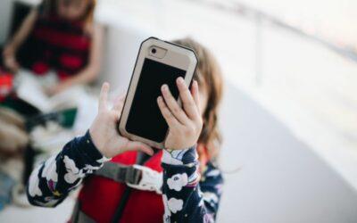 Exposition aux écrans chez l’enfant et développement du tout-petit