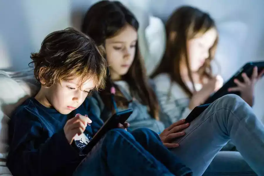 Screenpeace, des solutions durables pour lutter contre la surexposition aux écrans et l'addiction, à Paris - autorégulation de l'enfant