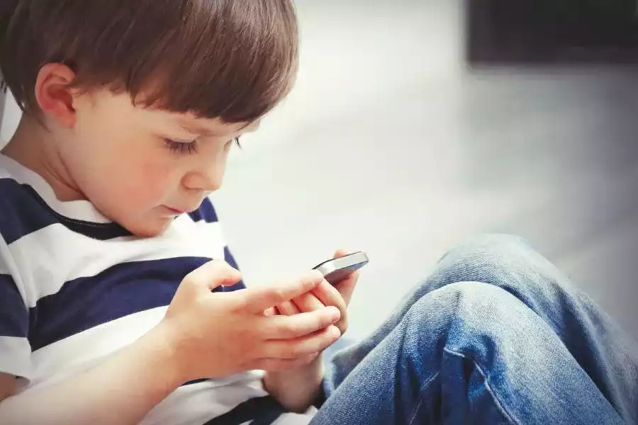 Screenpeace, des solutions durables pour lutter contre la surexposition aux écrans et l'addiction, à Paris - trouble de lattention chez l'enfant